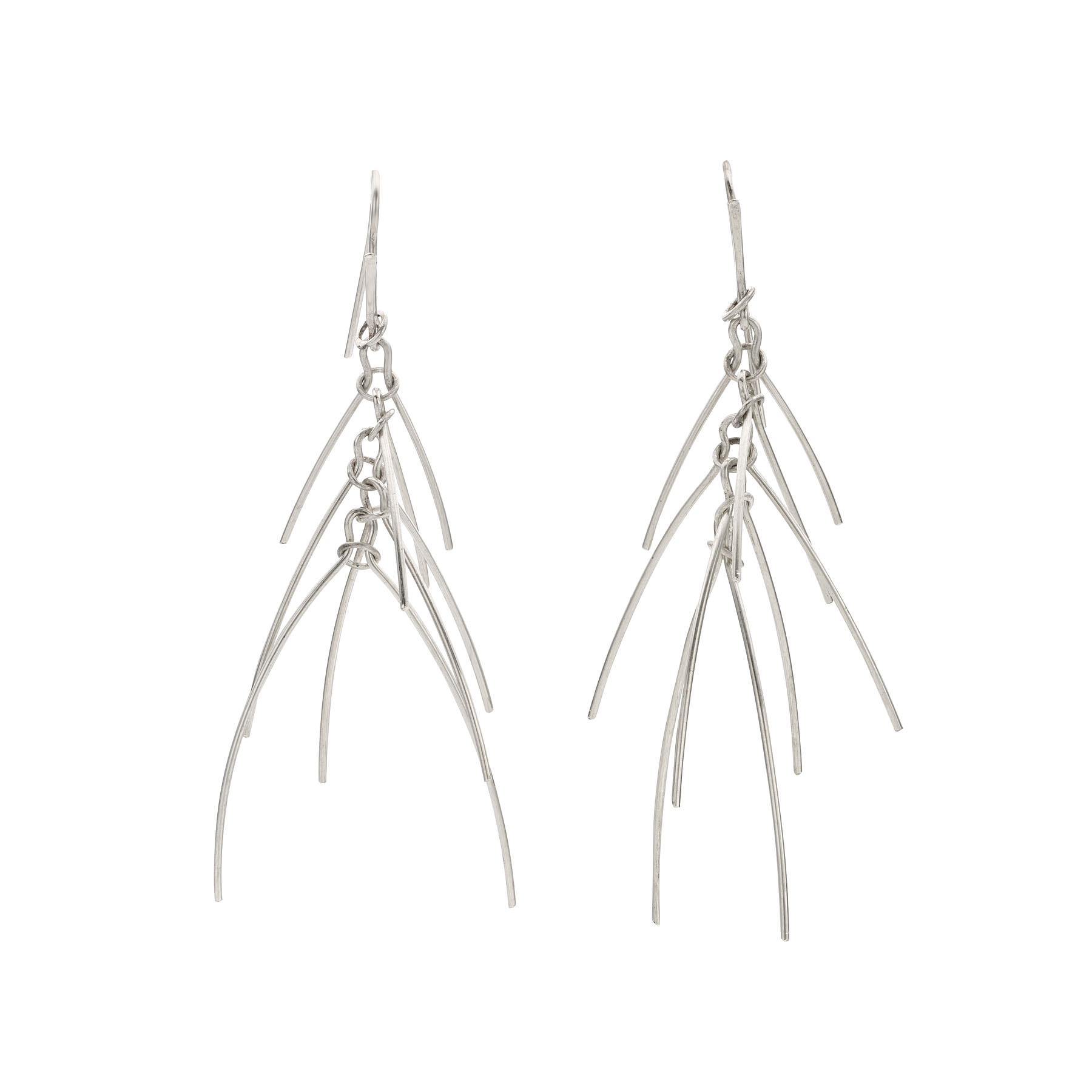Boucles d'oreille Prêles, argent, Chloé Noyon, photo Erwin Maes Boucles d'oreille Prêles, argent, Chloé Noyon, photo Erwin Maes