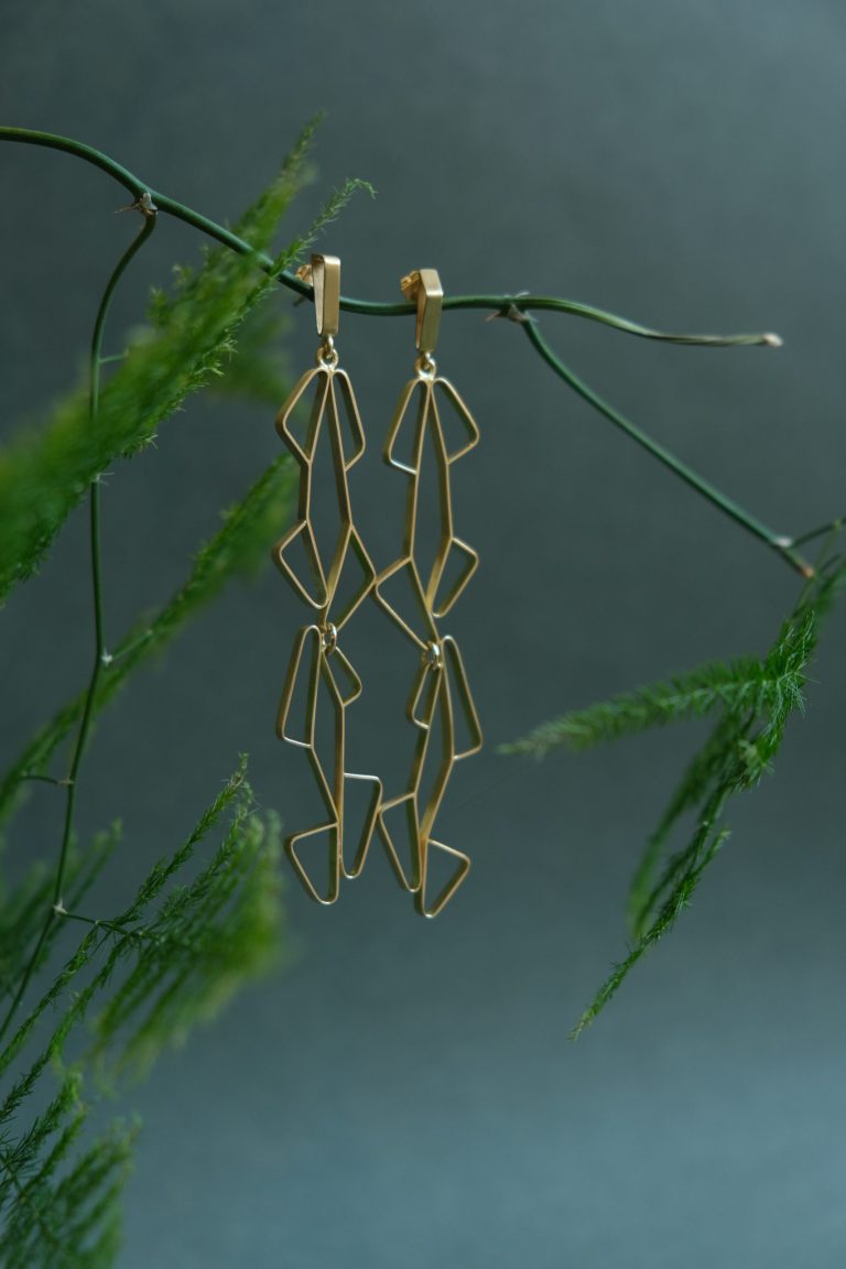 Sabine Herman, boucles d'oreille Tangram, or jaune 18ct