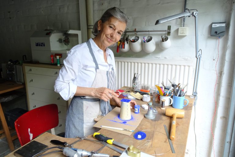 Nevin Arig portrait in her atelier