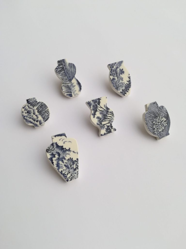 Broches Vase, céramique, Julie Decubber, La matière céramique en objets précieux