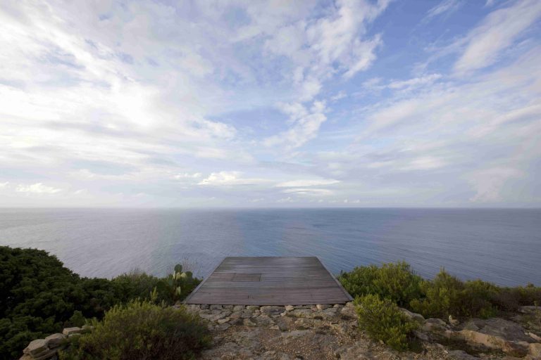 Vue de l'atelier de Majoral Un dialogue entre le monde végétal et les métaux précieux