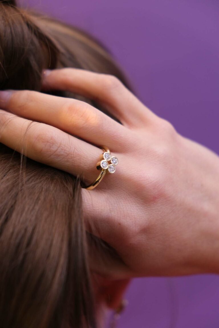 Bague « Fuga », or jaune, diamants, Sabine Herman
