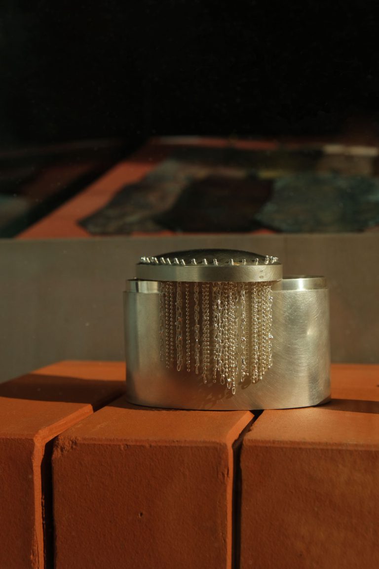 expo-hectare-galerie,-boite-avec-couvercle,boite-ester-heite,-photo-lou-sautreau