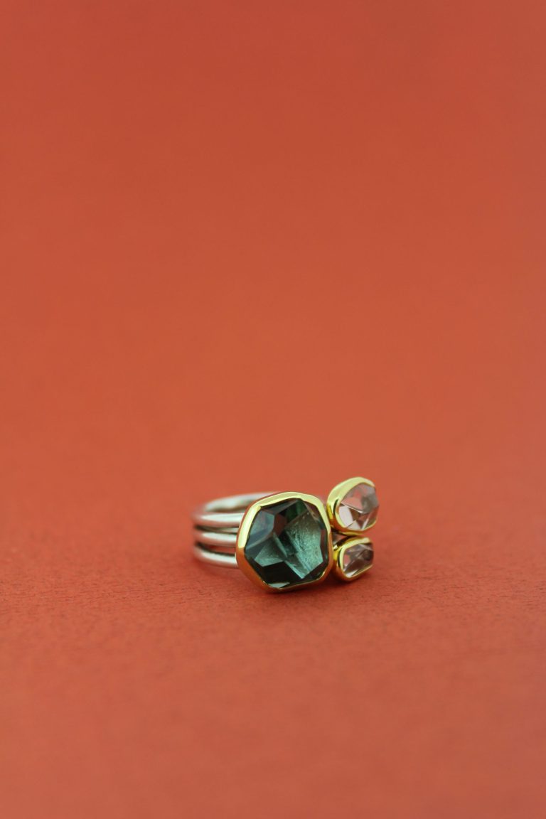 Bague Margoni, argent 925, or 18ct, morganite, améthyste verte. Margoni alliant le brut et le précieux