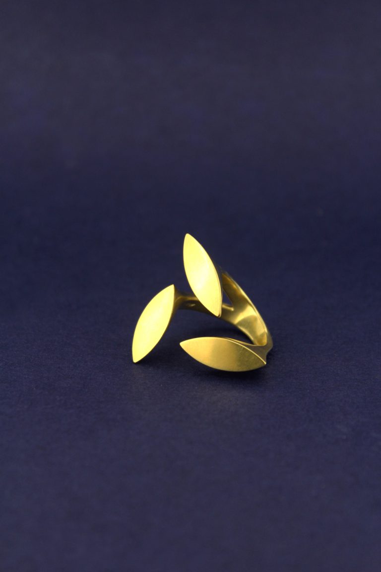 Bague Angela Hübel, Galapagos, or 18ct, des bagues sculpturales aux lignes audacieuses