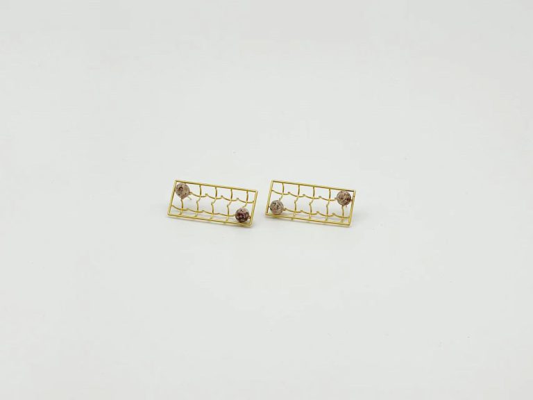 Earrings egg is- Xiaochuan Zhang Eggsquisite