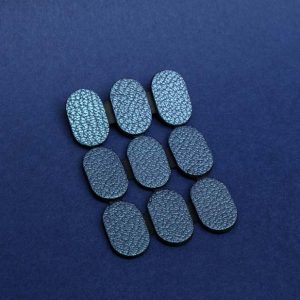 Anne Goy ,broche, cuir, bleu photo Lou Sautreau