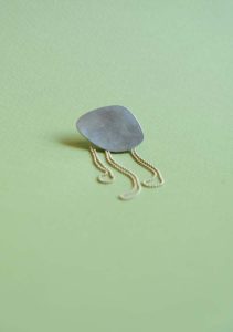 Hectare Broche Ondee argent Mylène Auquière photo Lou Sautreau