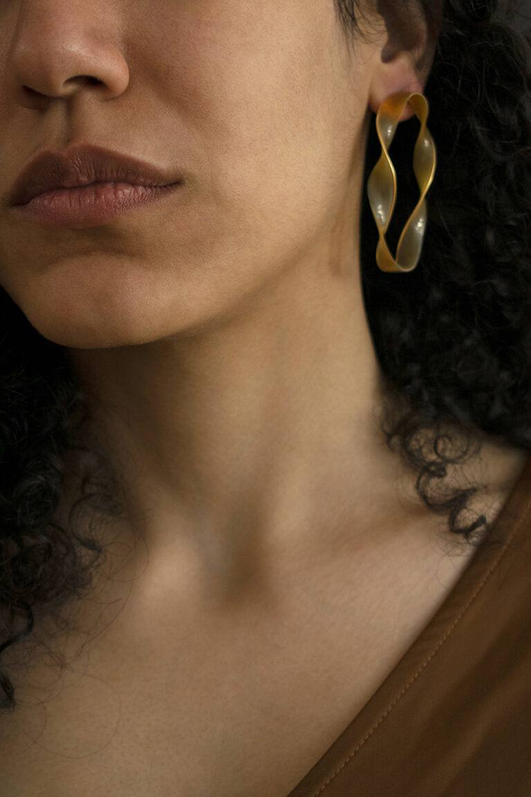 Frechen Natascha_Loop_earrings_Agate, Gold_ (2)