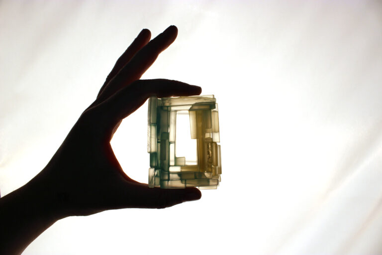 Verborgen35_Bergkristall_grün_2_Hand