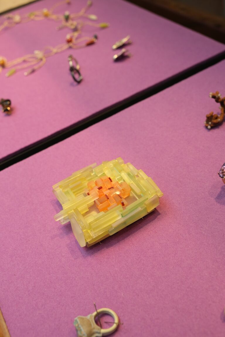 Vitrine Carat color cut clarity