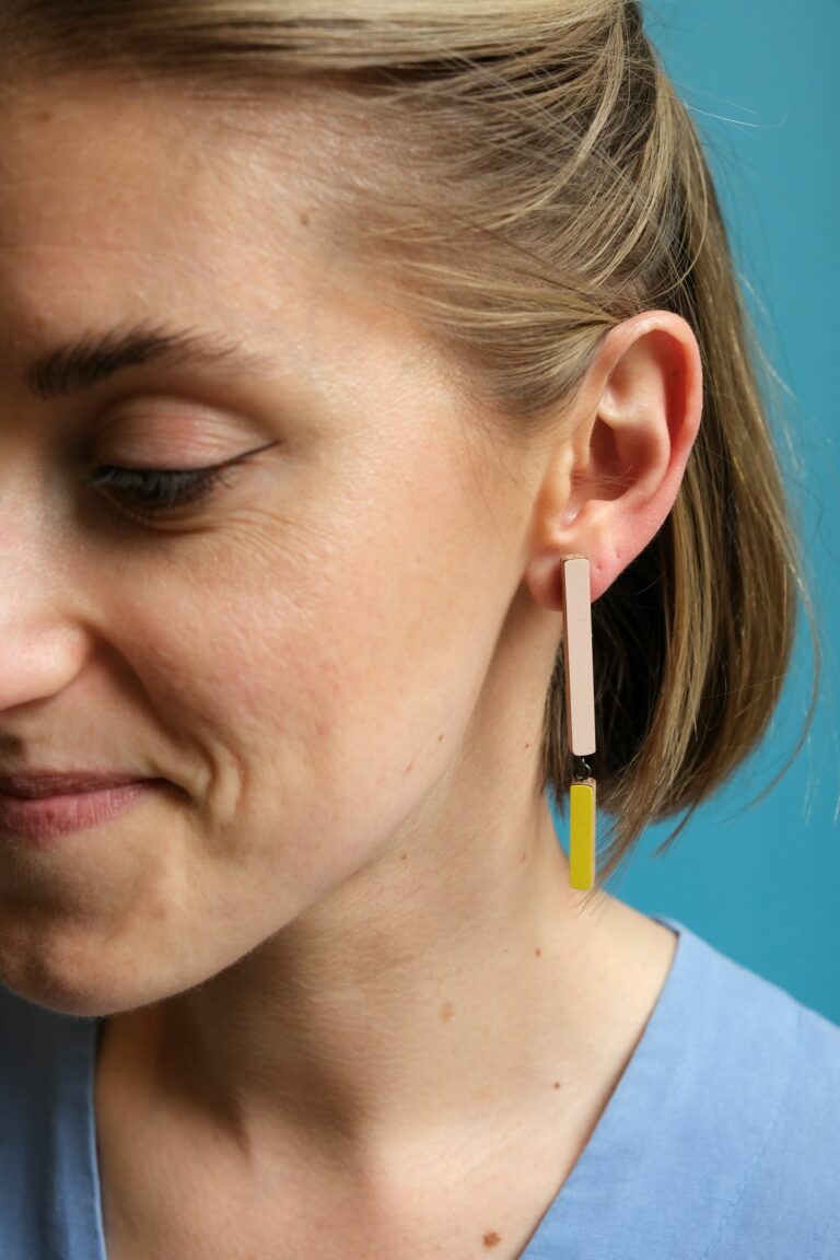 Karen Vanmol boucles d'oreilles EAMU11 formica coloré