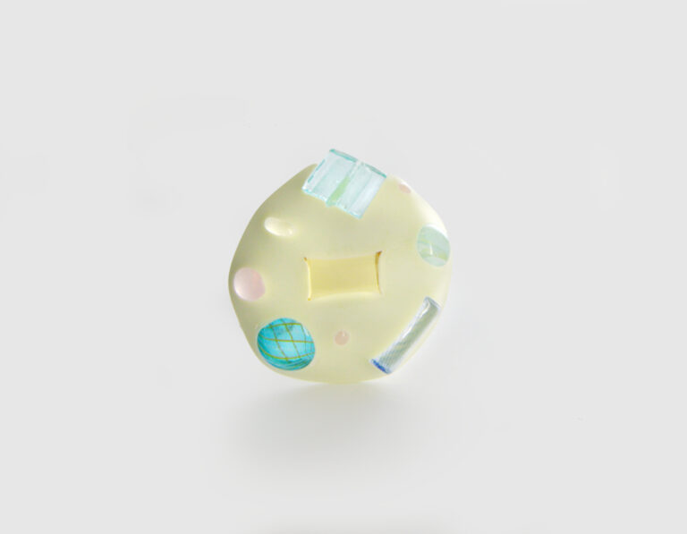 Pei Wu broche Gut feeling