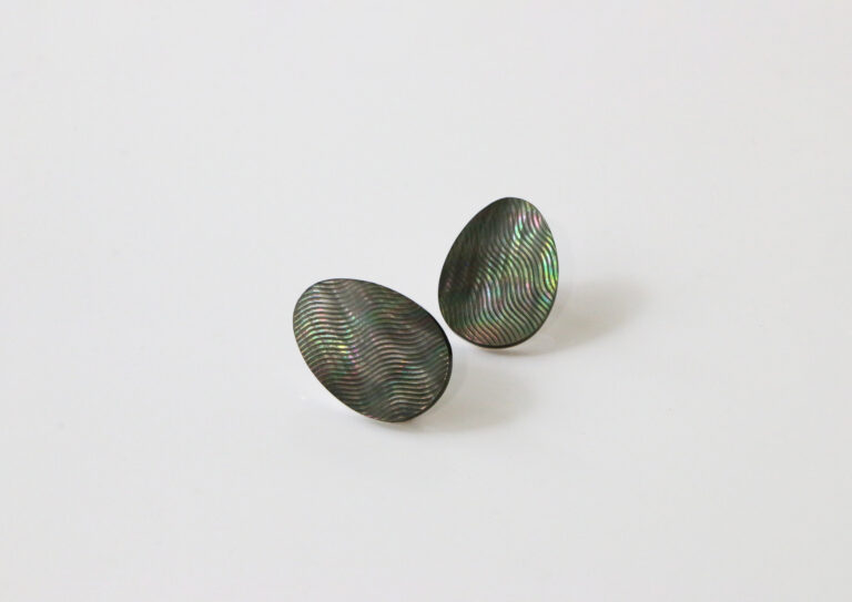 Broche Zhipeng Wang Guilloché egg earrings #1
